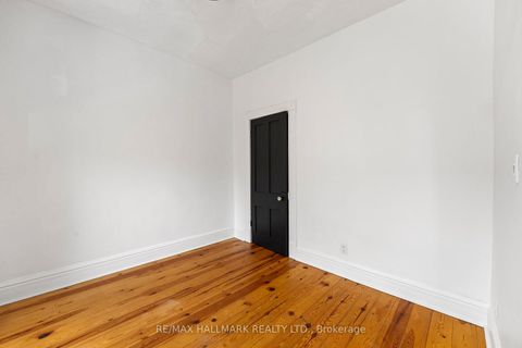 Photo 25 at 261 Ossington Avenue, Bellwoods, Toronto