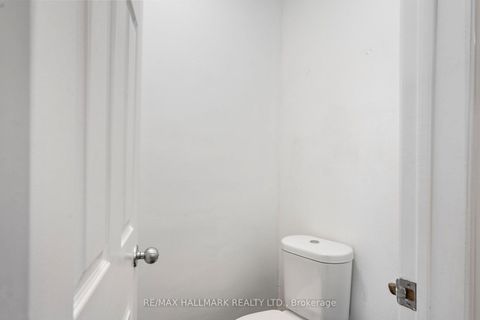 Photo 32 at 261 Ossington Avenue, Bellwoods, Toronto