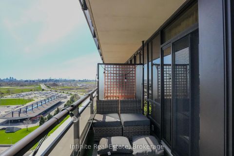 Photo 3 at PH4 - 1060 Sheppard Avenue W, York University Heights, Toronto