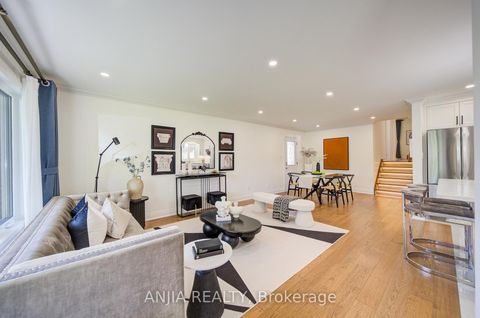 Photo 8 at 80 Southdale Drive, Bullock, Markham