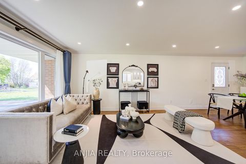 Photo 9 at 80 Southdale Drive, Bullock, Markham