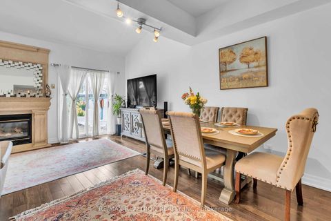 Photo 11 at 36 Edgemont Court, Westbrook, Richmond Hill