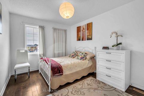 Photo 22 at 36 Edgemont Court, Westbrook, Richmond Hill