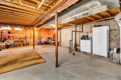 Photo 26 at 36 Edgemont Court, Westbrook, Richmond Hill