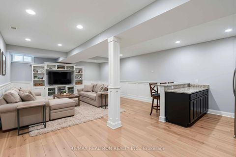 Photo 28 at 36 Edgemont Court, Westbrook, Richmond Hill