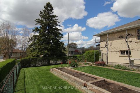 Photo 7 at 2 Manresa Lane, Maple Leaf, Toronto