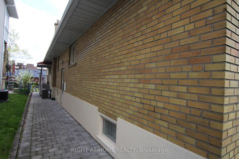 Photo 9 at 2 Manresa Lane, Maple Leaf, Toronto
