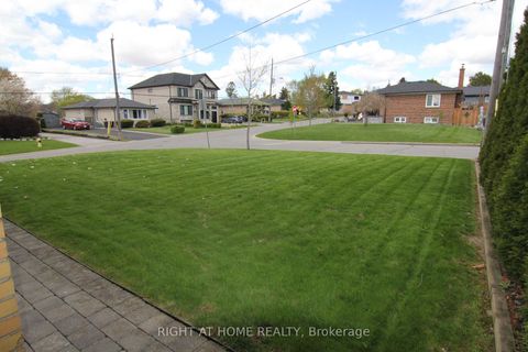 Photo 11 at 2 Manresa Lane, Maple Leaf, Toronto
