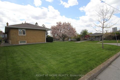 Photo 12 at 2 Manresa Lane, Maple Leaf, Toronto