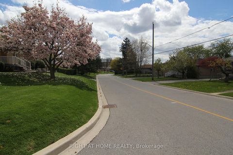 Photo 46 at 2 Manresa Lane, Maple Leaf, Toronto