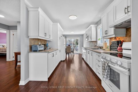 Photo 3 at 623 Glen Cedar Crescent, Alcona, Innisfil