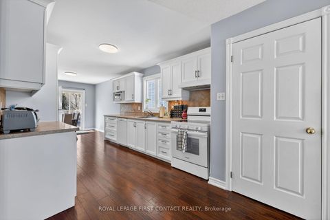 Photo 4 at 623 Glen Cedar Crescent, Alcona, Innisfil