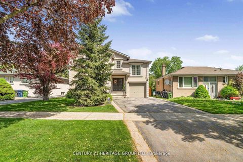Photo 1 at 162 Goulding Avenue, Newtonbrook West, Toronto