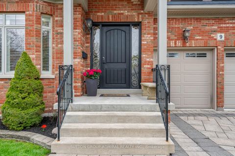 Photo 2 at 9 Cheshire Drive, Rosethorn, Toronto
