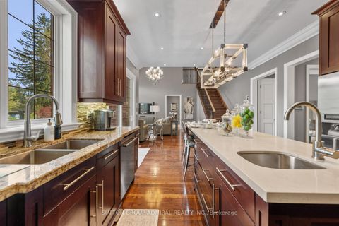 Photo 13 at 9 Cheshire Drive, Rosethorn, Toronto