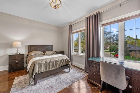 Photo 25 at 9 Cheshire Drive, Rosethorn, Toronto