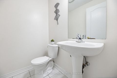 Photo 8 at 60 Belanger Crescent, Birchmount, Toronto