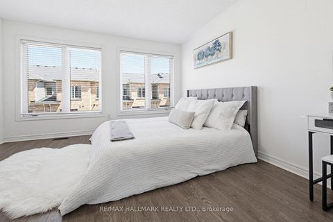 Photo 13 at 60 Belanger Crescent, Birchmount, Toronto