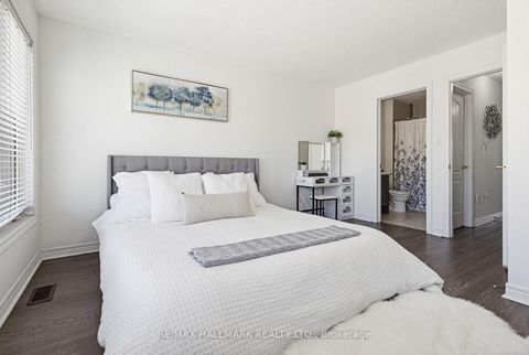 Photo 14 at 60 Belanger Crescent, Birchmount, Toronto
