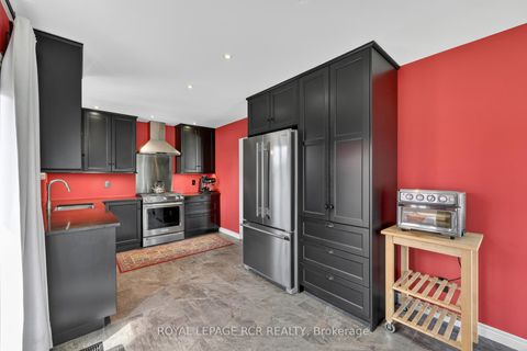 Photo 10 at 190 Parkview Road, Keswick North, Georgina