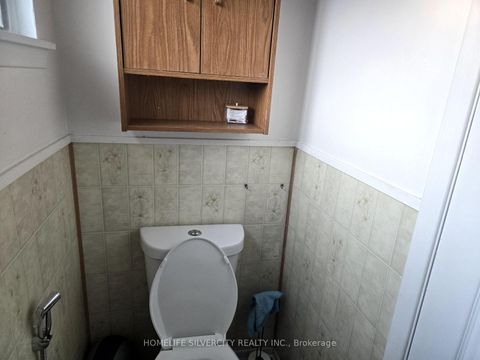 Photo 12 at 7585 Wrenwood Crescent, Malton, Mississauga