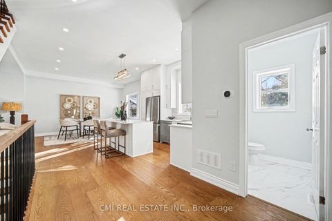Photo 13 at 75 Kenilworth Avenue, The Beaches, Toronto