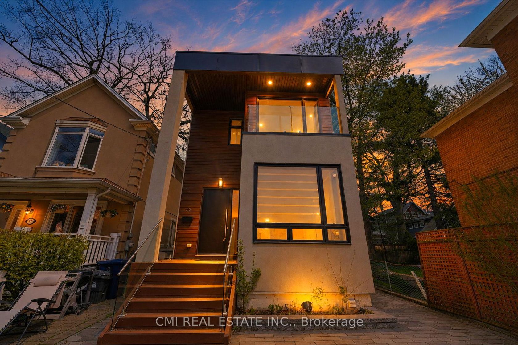 75 Kenilworth Avenue, The Beaches, Toronto photo number 2
