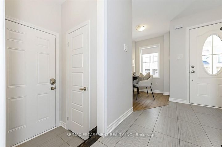 Photo 5 at 43 - 22 Spring Creek Drive, Waterdown, Hamilton