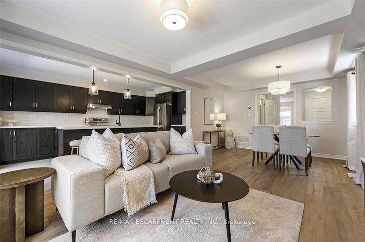 Photo 13 at 43 - 22 Spring Creek Drive, Waterdown, Hamilton