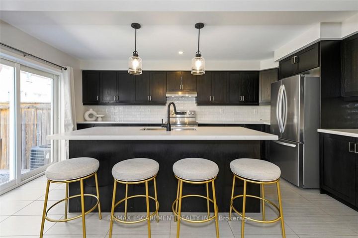 Photo 15 at 43 - 22 Spring Creek Drive, Waterdown, Hamilton
