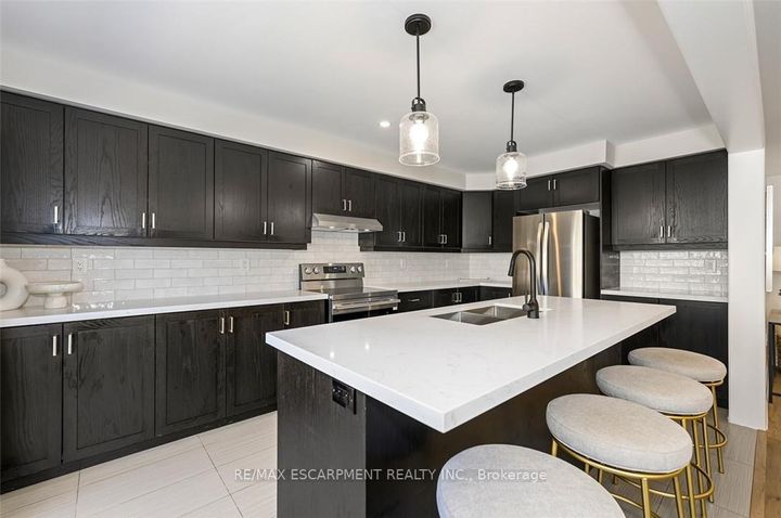 Photo 17 at 43 - 22 Spring Creek Drive, Waterdown, Hamilton