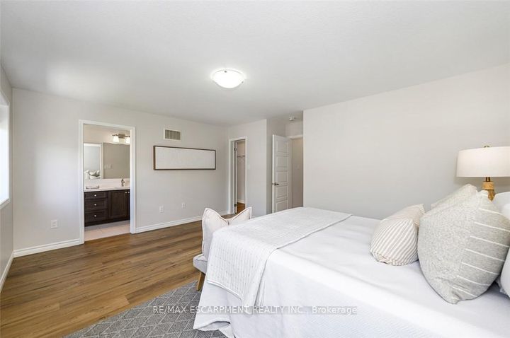 Photo 24 at 43 - 22 Spring Creek Drive, Waterdown, Hamilton