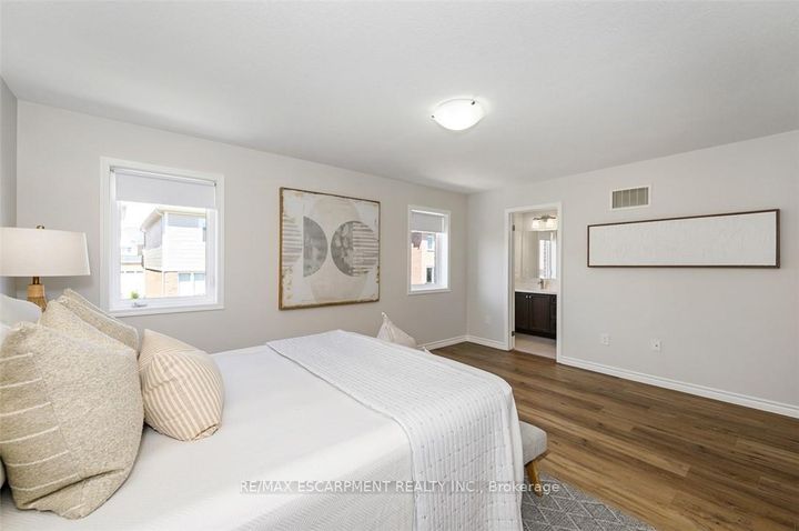 Photo 25 at 43 - 22 Spring Creek Drive, Waterdown, Hamilton