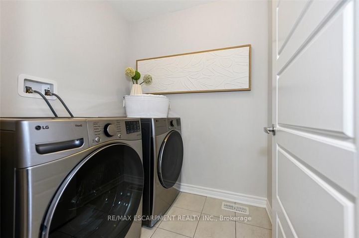 Photo 35 at 43 - 22 Spring Creek Drive, Waterdown, Hamilton