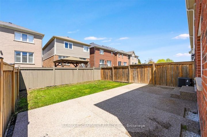 Photo 38 at 43 - 22 Spring Creek Drive, Waterdown, Hamilton