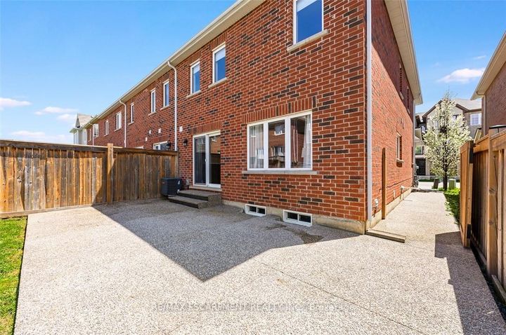 Photo 39 at 43 - 22 Spring Creek Drive, Waterdown, Hamilton