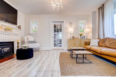 Photo 3 at 33 Castlefield Avenue, Eglinton, Toronto