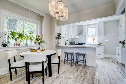 Photo 14 at 33 Castlefield Avenue, Eglinton, Toronto