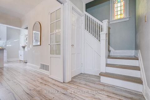Photo 22 at 33 Castlefield Avenue, Eglinton, Toronto