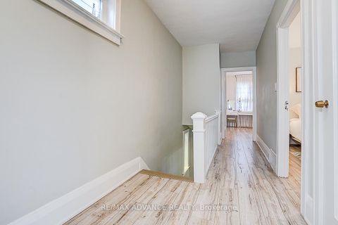 Photo 23 at 33 Castlefield Avenue, Eglinton, Toronto