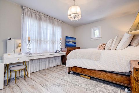 Photo 25 at 33 Castlefield Avenue, Eglinton, Toronto