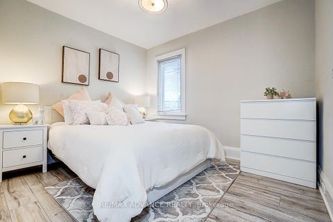 Photo 27 at 33 Castlefield Avenue, Eglinton, Toronto