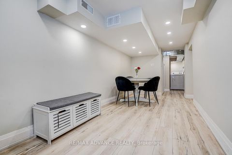 Photo 31 at 33 Castlefield Avenue, Eglinton, Toronto