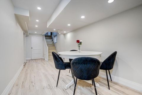Photo 32 at 33 Castlefield Avenue, Eglinton, Toronto