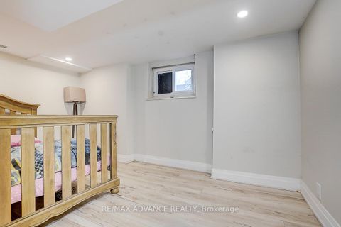 Photo 34 at 33 Castlefield Avenue, Eglinton, Toronto
