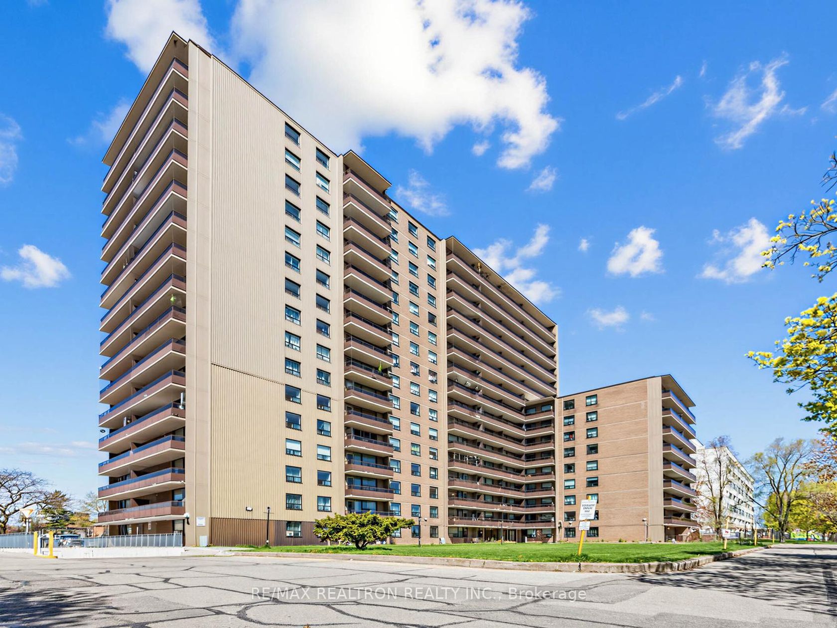 501 - 180 Markham Road, Scarborough Village, Toronto photo 2