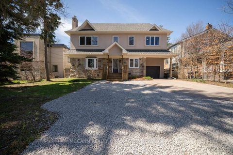 Photo 1 at 124 Scarboro Crescent, Cliffcrest, Toronto