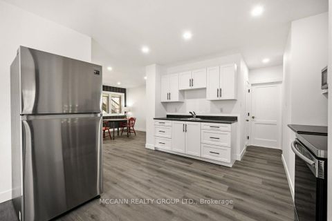 Photo 7 at 124 Scarboro Crescent, Cliffcrest, Toronto