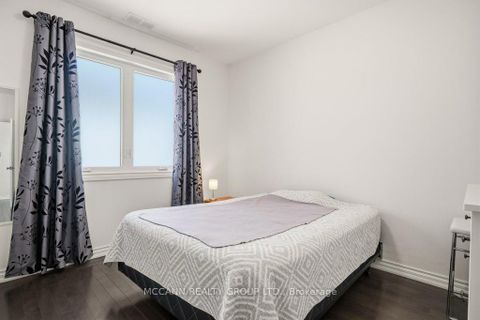 Photo 34 at 124 Scarboro Crescent, Cliffcrest, Toronto