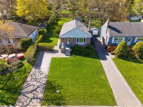 Photo 4 at 9 Martindale Road, Cliffcrest, Toronto